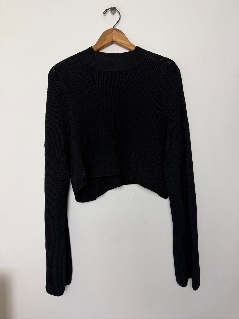 Wilfred Black Cropped Ribbed Knit Sweater